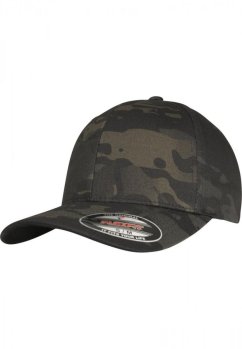 Tmavě maskáčová pánská kšiltovka Urban Classics Flexfit Multicam®
