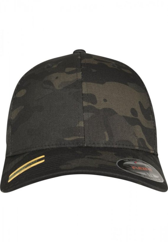 Tmavě maskáčová pánská kšiltovka Urban Classics Flexfit Multicam®