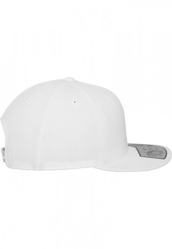 110 Fitted Snapback - white