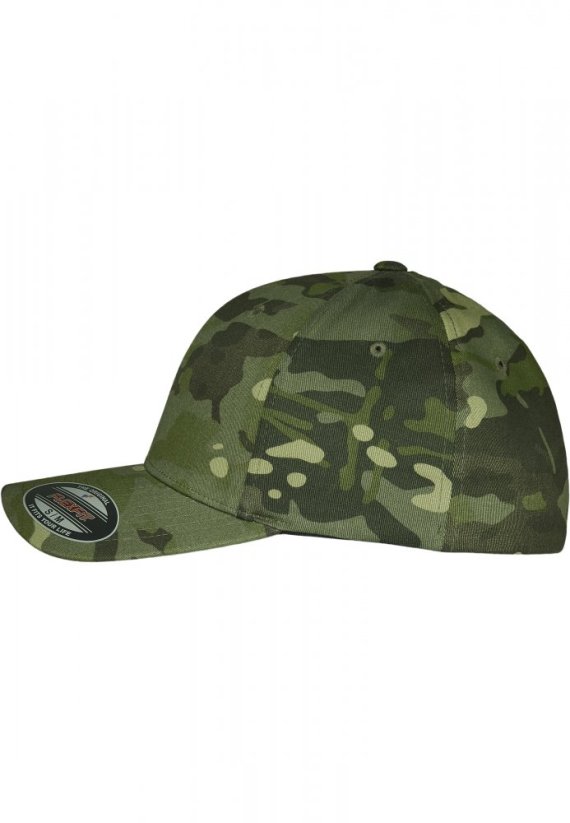 Zeleně maskáčová pánská kšiltovka Urban Classics Flexfit Multicam®
