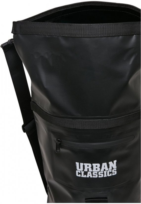 Černý batoh Urban Classics Adventure Dry