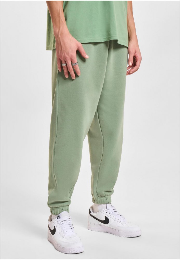 DEF Sweatpants - green washed XL